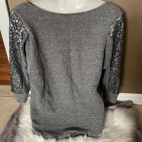 Xhilaration Grey sweater with sequin sleeves - Picture 5 of 6